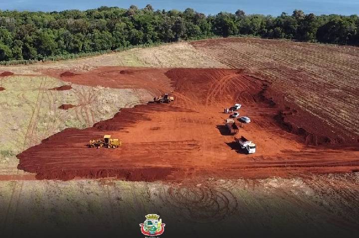 Programa de terraplanagem impulsiona construções em Pato Bragado