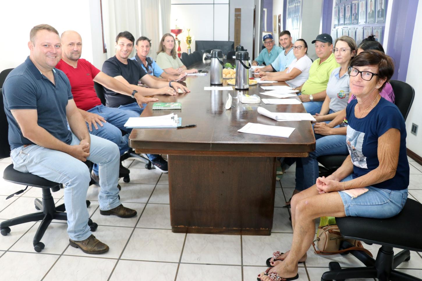 Prefeito de Pato Bragado repassa auxílio a produtores rurais e reforça compromisso com o desenvolvimento agrícola