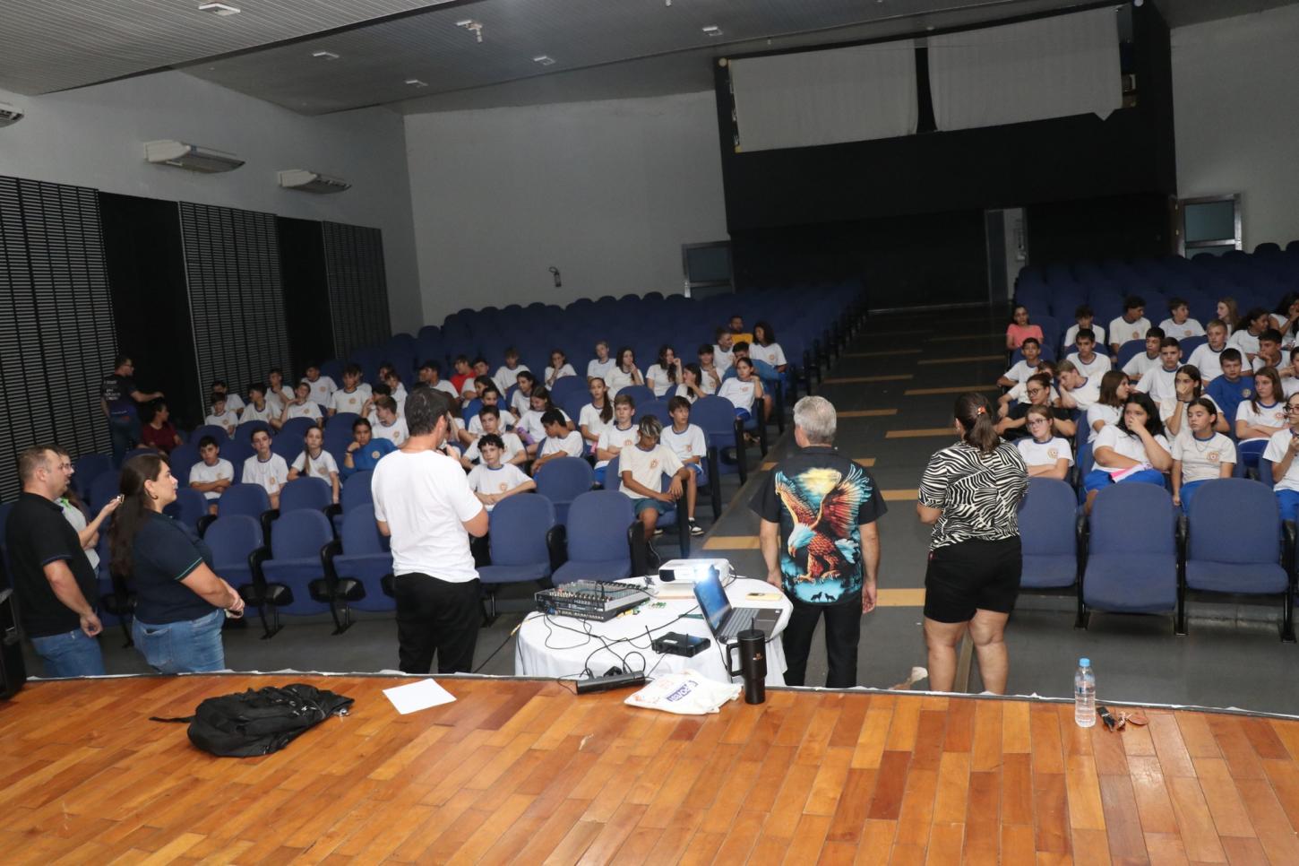 Evento educativo sobre desenvolvimento sustentável reúne Secretaria de Agricultura e Colégio Estadual
