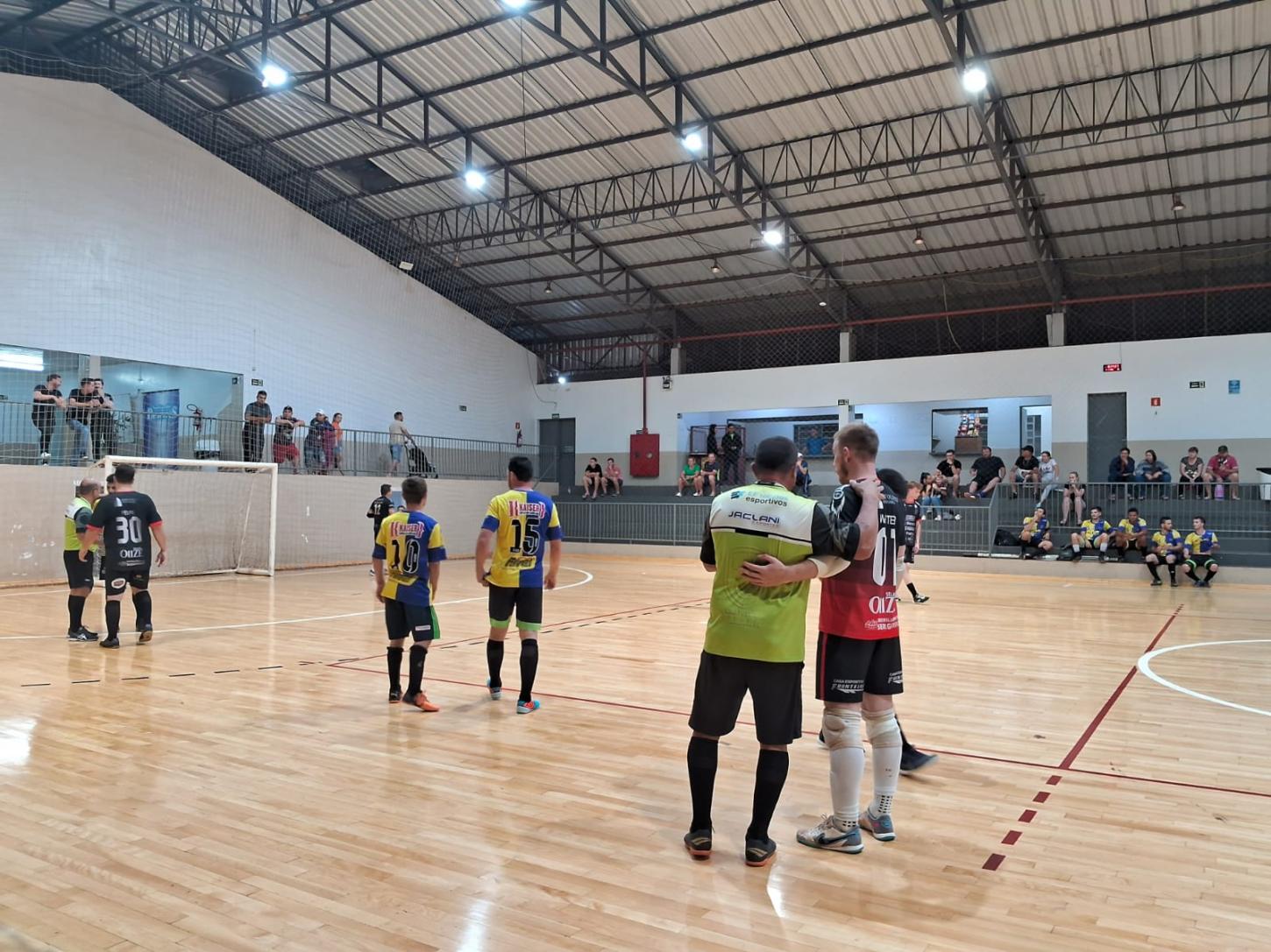 Definidos os classificados para as semifinais do Municipal de Futsal