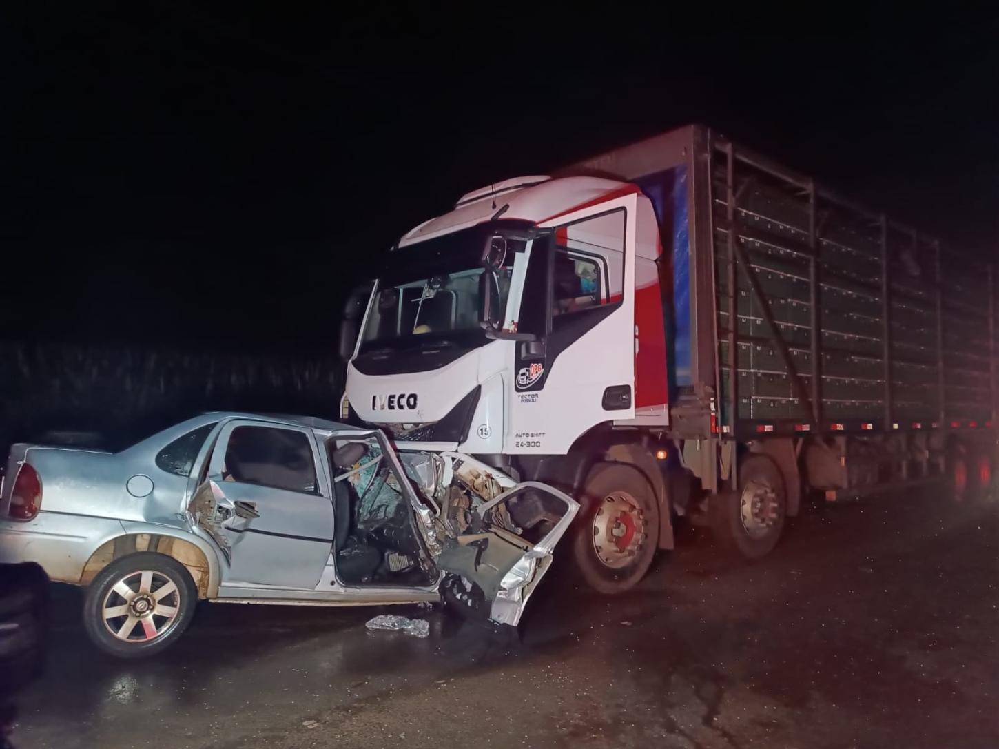 Homem morre após grave acidente envolvendo automóvel e caminhão em Marechal Rondon