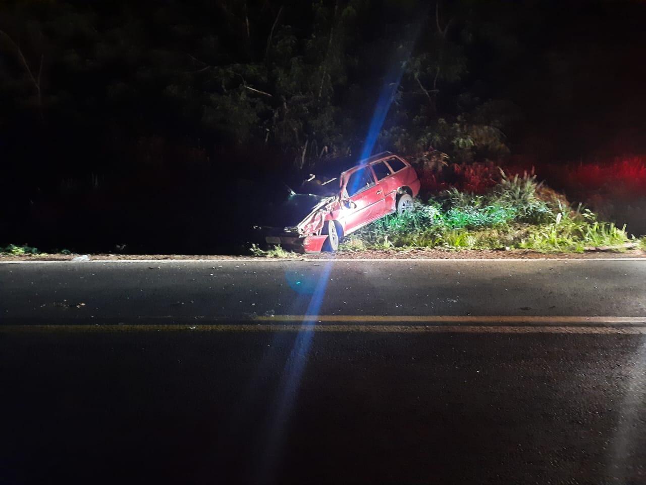 Parati capota e deixa quatro pessoas com ferimentos