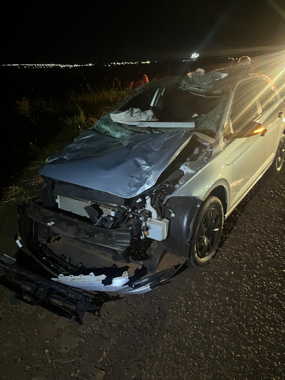 Família fica ferida após atropelar cavalo na PR-239, em Assis Chateaubriand