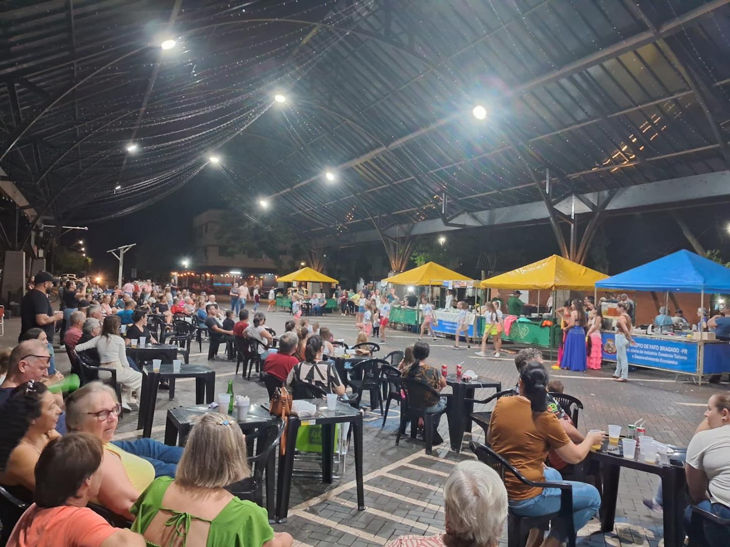 Feira de produtos da agricultura familiar é realizado na rua coberta ontem (16)