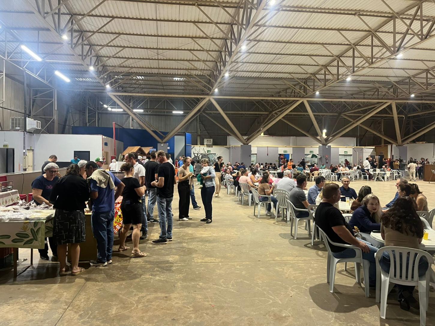 Grande público prestigia lançamento da Expo Rios 2025 em Entre Rios do Oeste