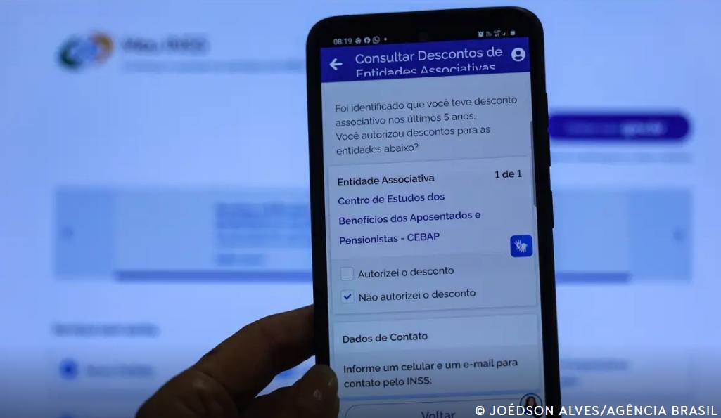 INSS começa a devolver a aposentados mensalidades associativas