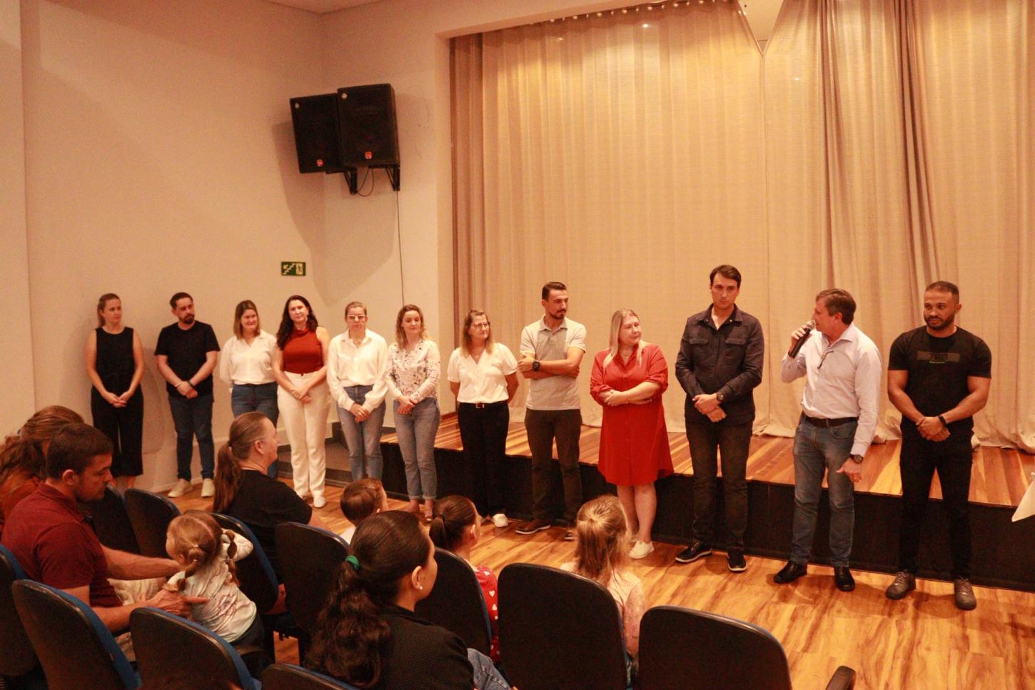 Município de Entre Rios do Oeste e Pato Bragado promovem encerramento do (LEEI).