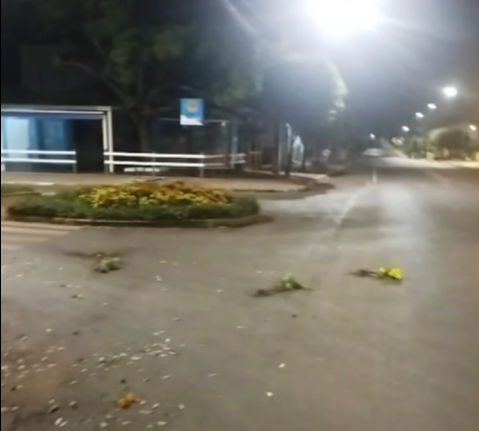 Na madrugada desta segunda-feira Dois indivíduos foram flagrados danificando o patrimônio público em Pato Bragado