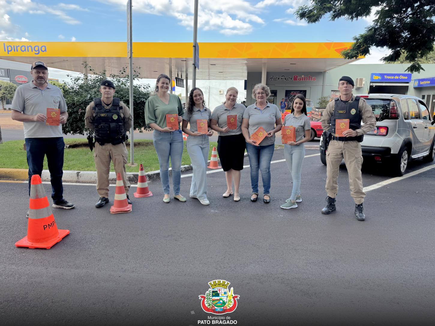 Servidores da Secretaria de Assistência Social, com o apoio da Polícia Militar do Paraná, realizaram uma importante panfletagem