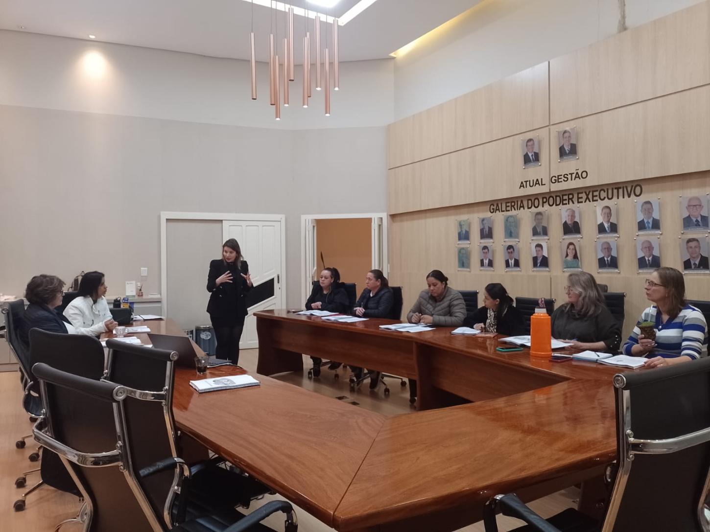 Entre Rios do Oeste inicia capacitação para candidatas ao cargo de suplente e para atuais conselheiros tutelares