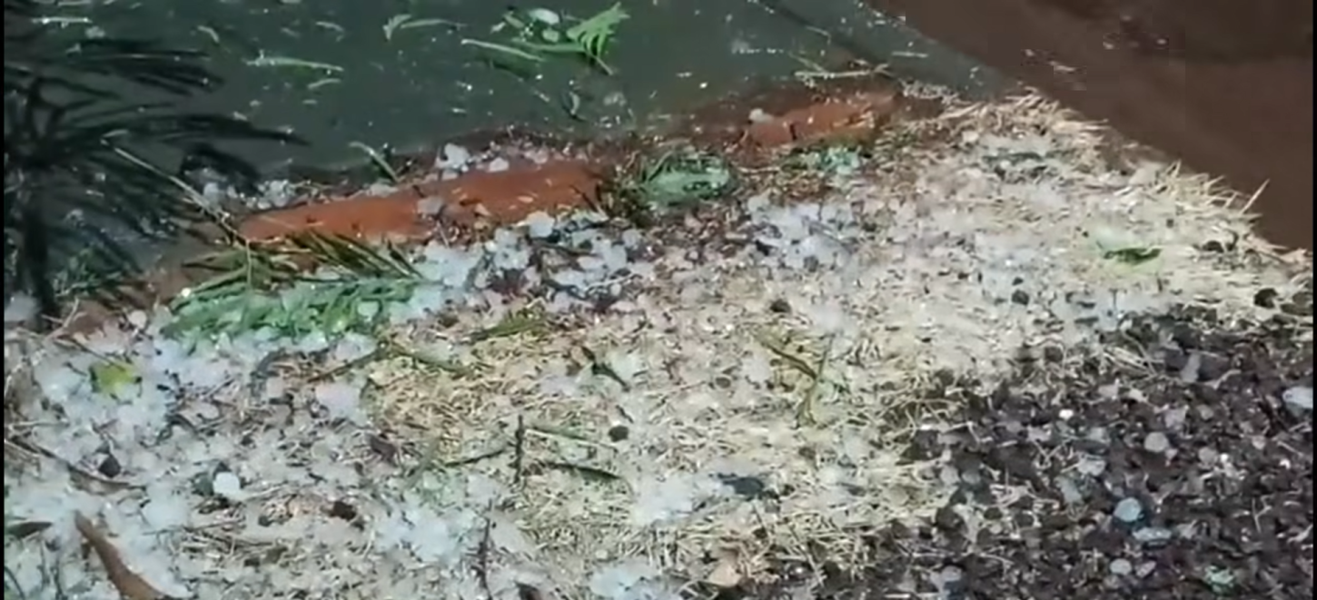 Granizo surpreende moradores durante a madrugada em Assis Chateaubriand