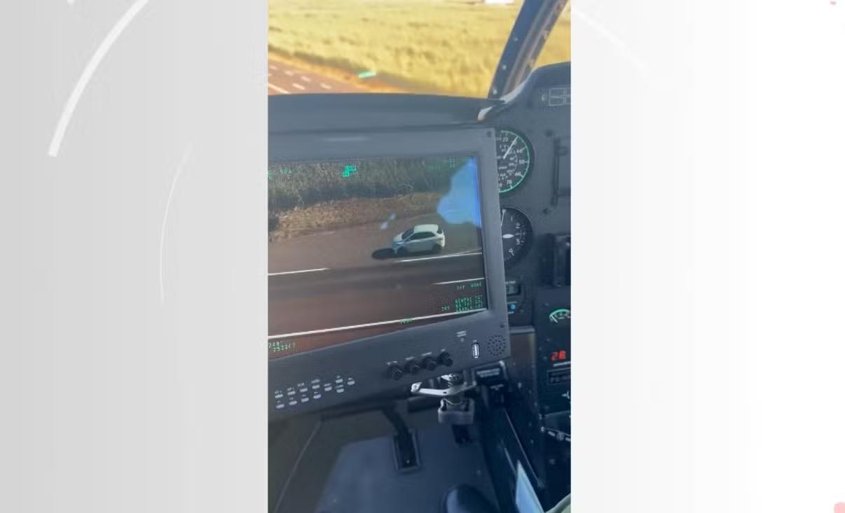 Imagens aéreas mostram perseguição e apreensão de drogas na BR 163 no Paraná