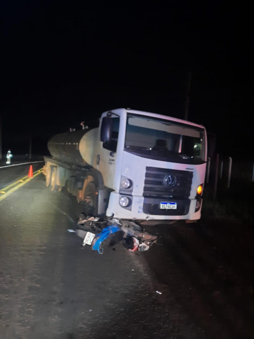 Motociclista sofre ferimentos graves em colisão frontal na PR-488