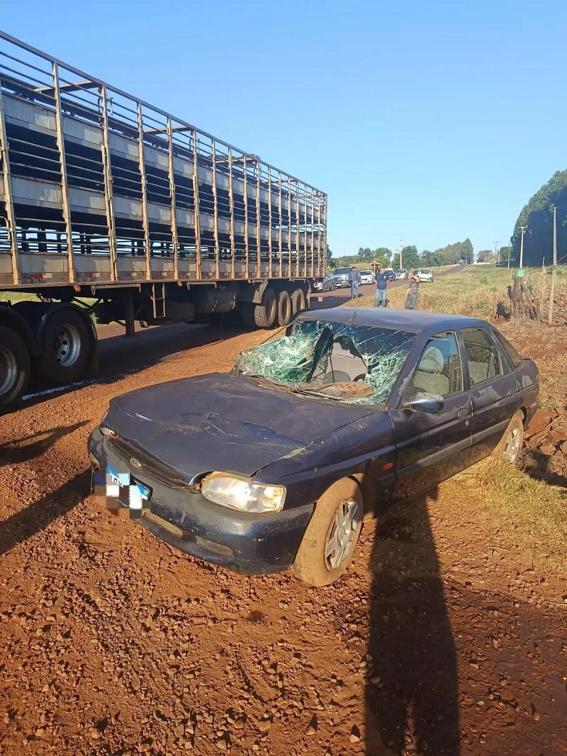 Acidente entre caminhão e carro deixa feridos entre Vila Nova e Novo Sobradinho