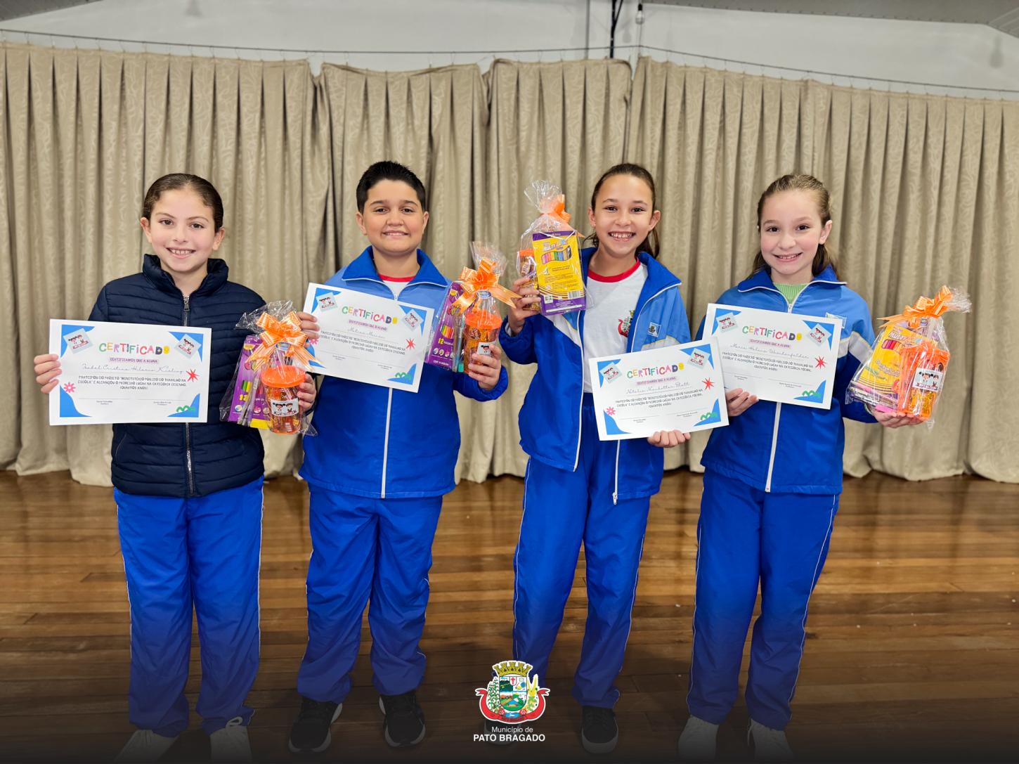 Alunos da Escola Municipal de Pato Bragado recebem homenagem de Destaque do Primeiro Trimestre