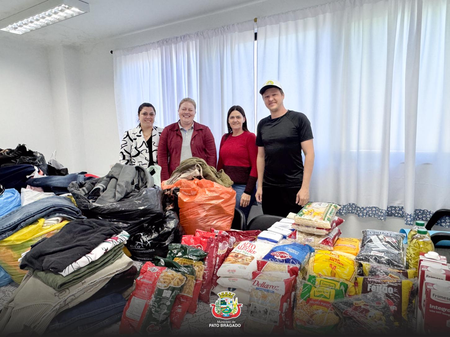 CRAS de Pato Bragado Recebe Doação de Roupas e Alimentos