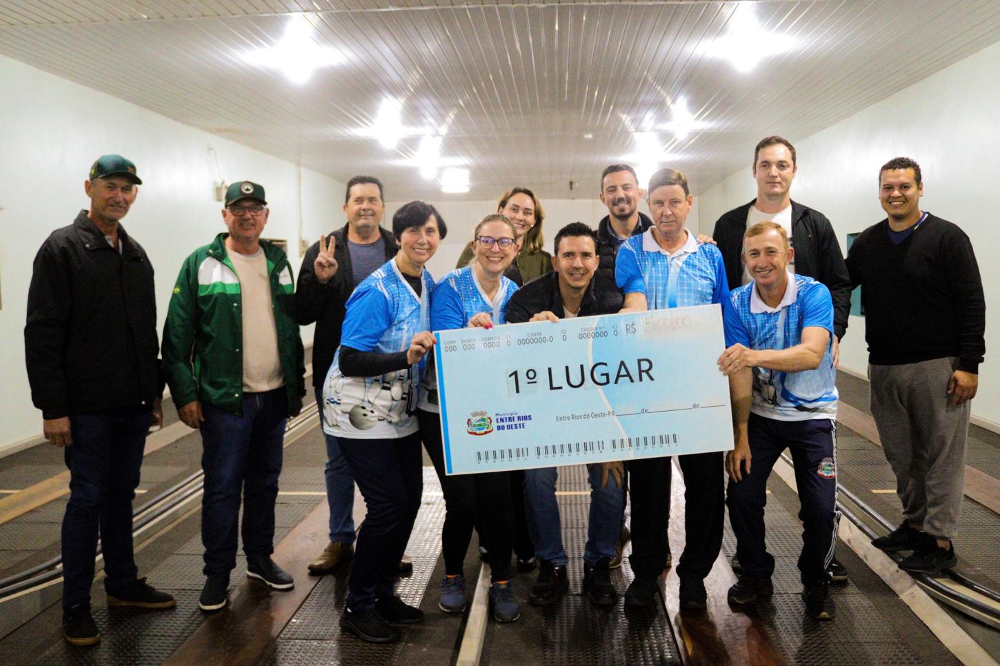 Flávio Stein, Xalita, Loiva e Tati são campeões do municipal de bolão em Entre Rios do Oeste