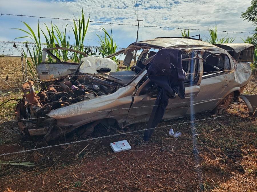 Motorista é lançado para fora de veículo e morre em capotamento em Novo Sobradinho