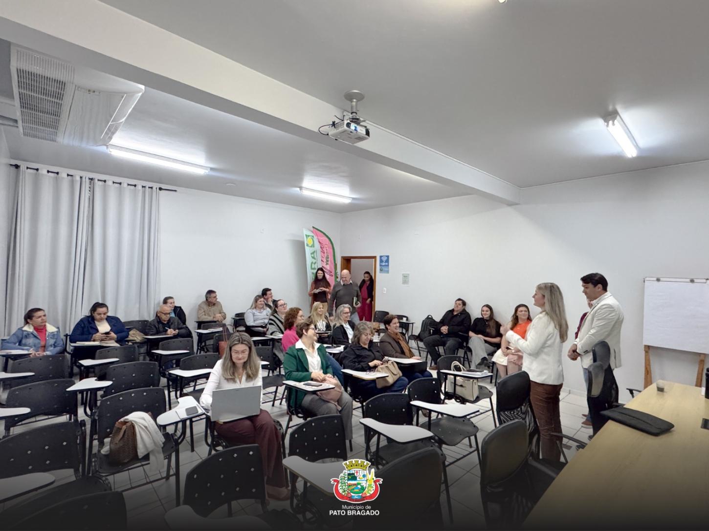 Pato Bragado sedia reunião do Cresems com representantes de 18 municípios