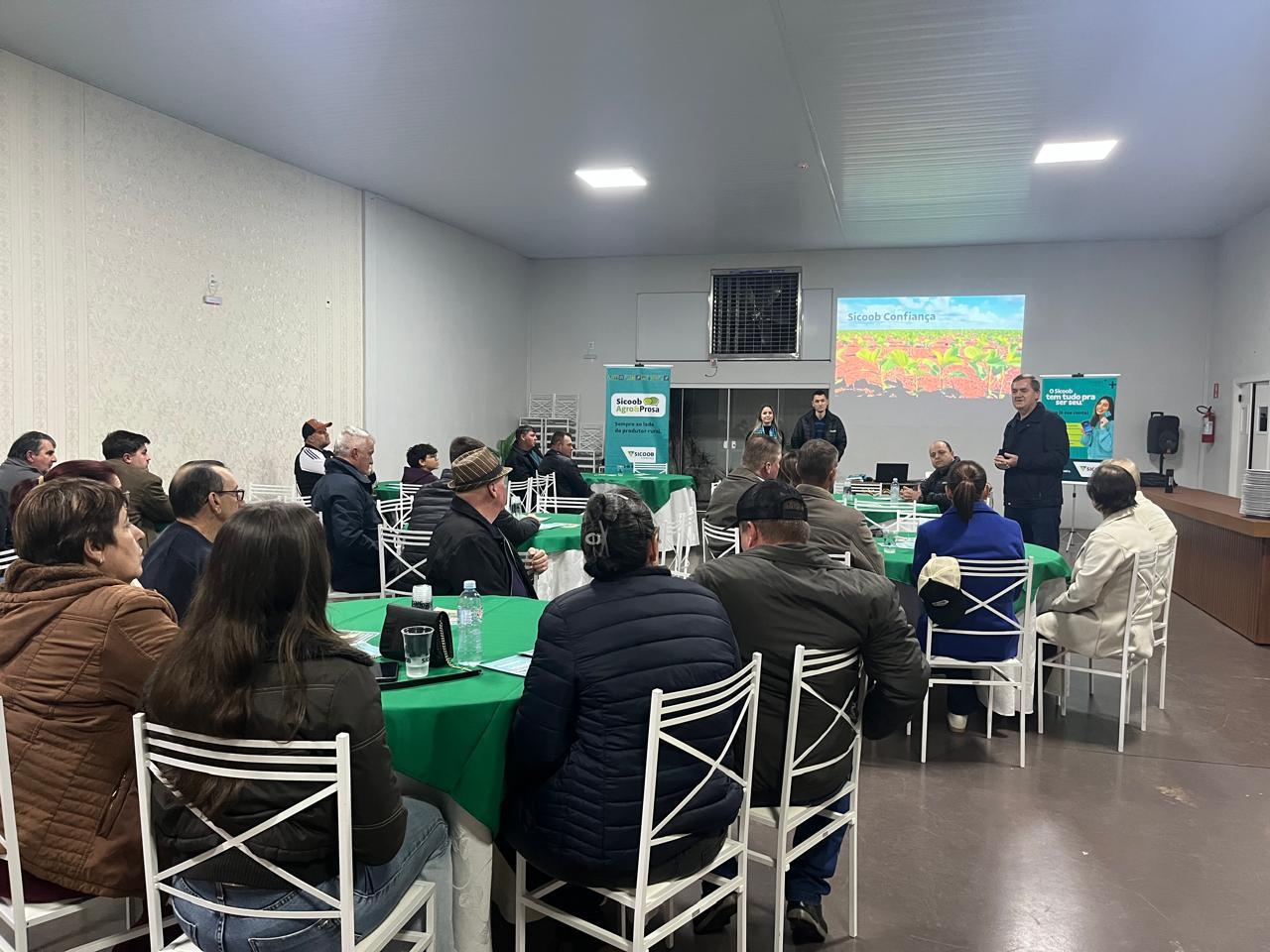 Sicoob Confiança promove “Agro & Prosa” em Quatro Pontes, fortalecendo o agro do município