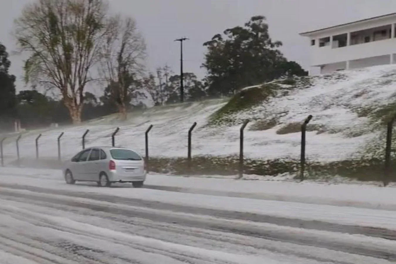 Granizo em Castro: com 600 casas danificadas, Estado auxilia município com ações emergenciais