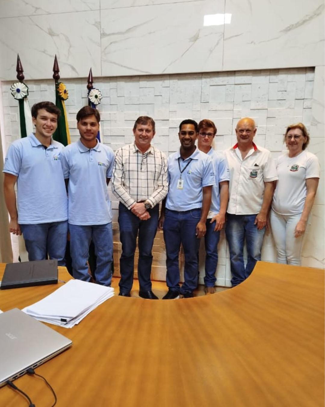 Prefeitura de Entre Rios do Oeste, recebe apresentação do Portal Geoeste