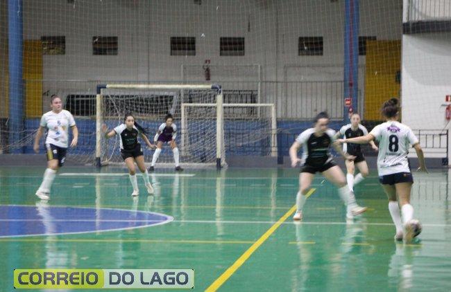 Santa Helena vence Marechal e fica a um empate da semifinal da Copa AMOP de Futsal Feminino