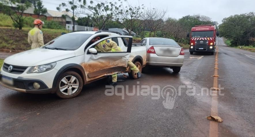 Violenta colisão entre veículos deixa motoristas feridos no anel viário entre Marechal e Margarida