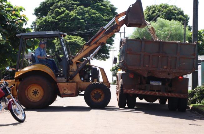 Moradores de Iguiporã são orientados a depositar galhos, entulhos e inservíveis nas calçadas