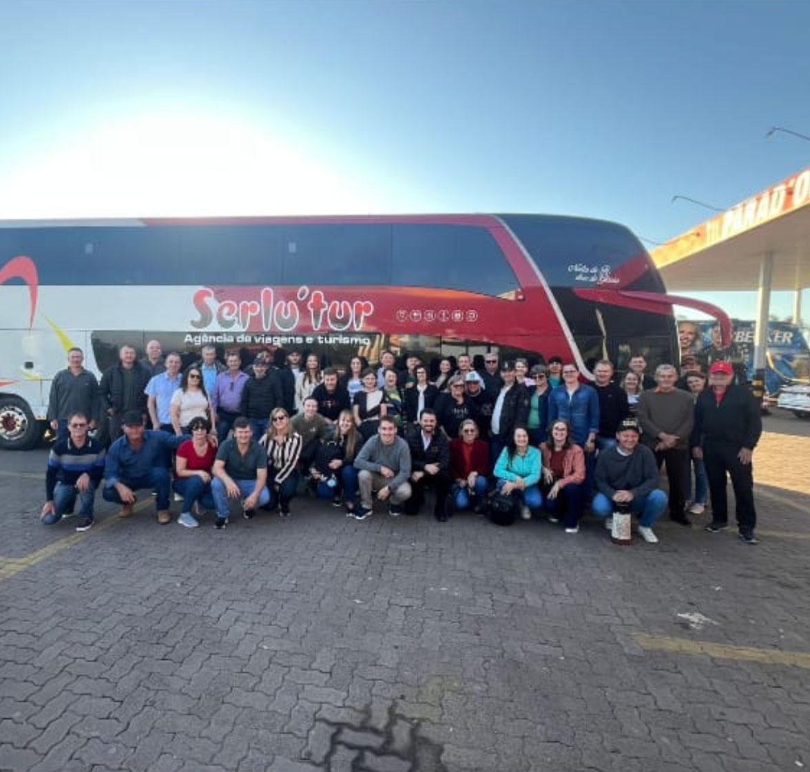 Munícipes de Entre Rios do Oeste visitam a Expointer em Esteio/RS com apoio da Secretaria de Agricultura
