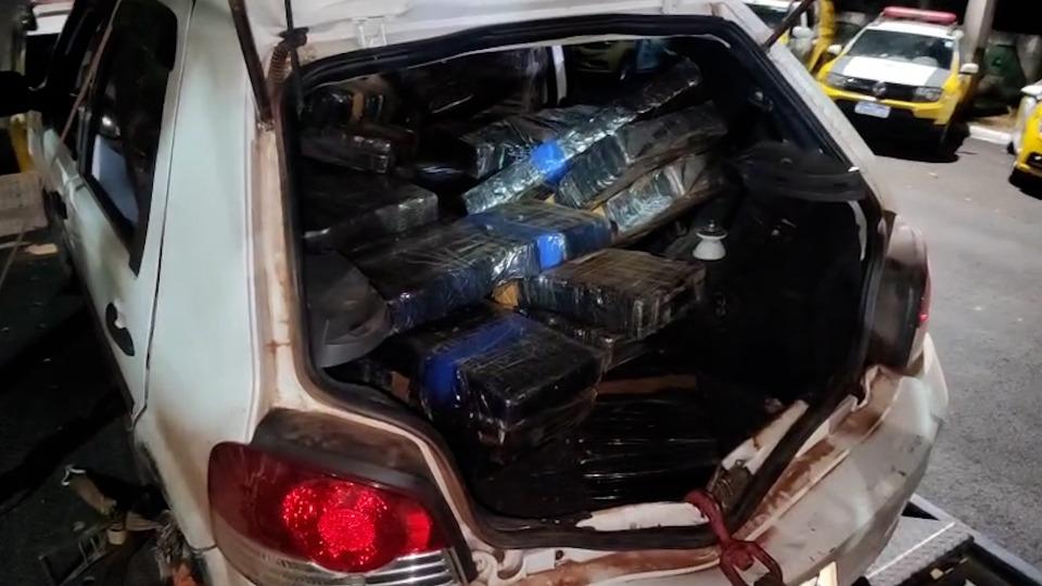 Polícia apreende veículo carregado com maconha após perseguição em Toledo