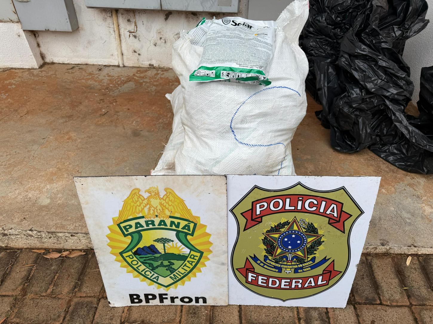 POLÍCIA FEDERAL e BPFRON apreendem agrotóxicos contrabandeados na região