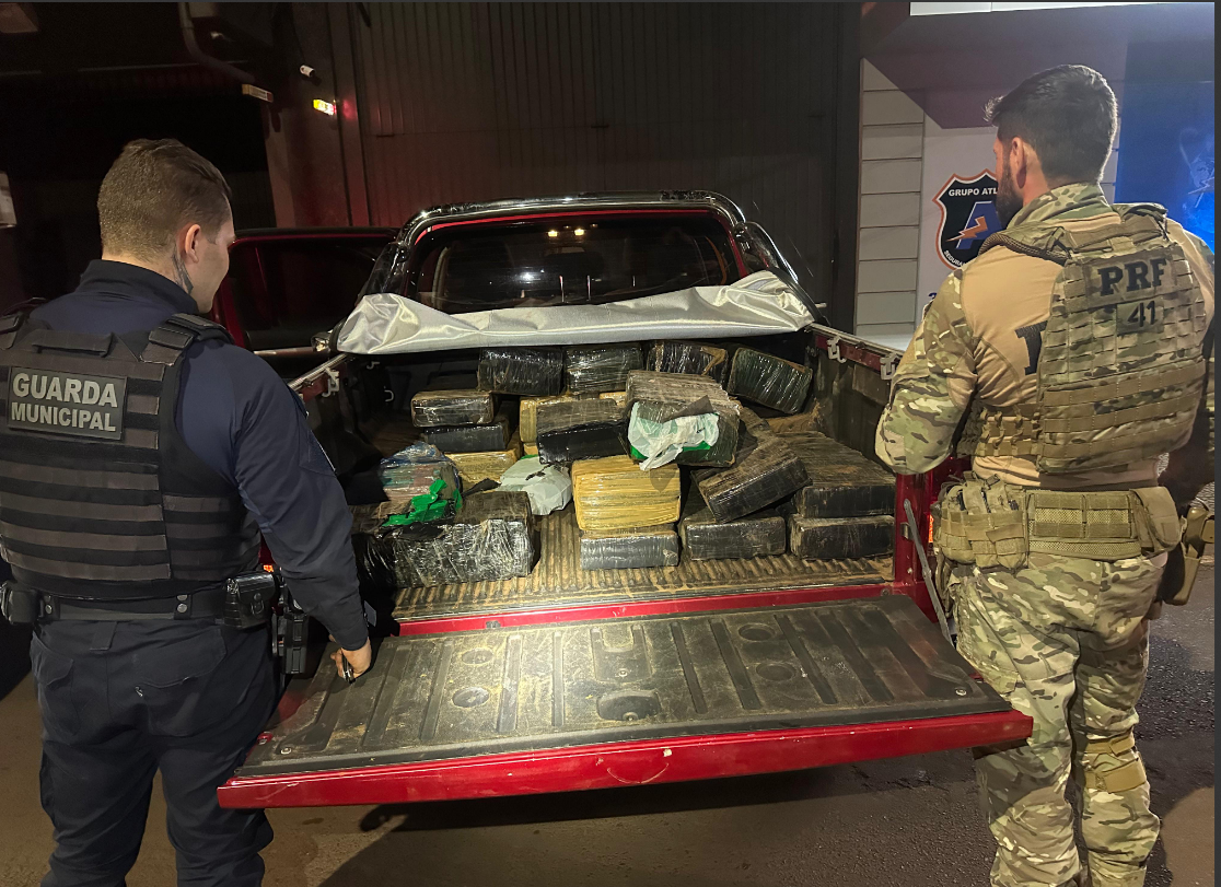 PRF e GM de Cascavel apreendem mais de meia tonelada de maconha