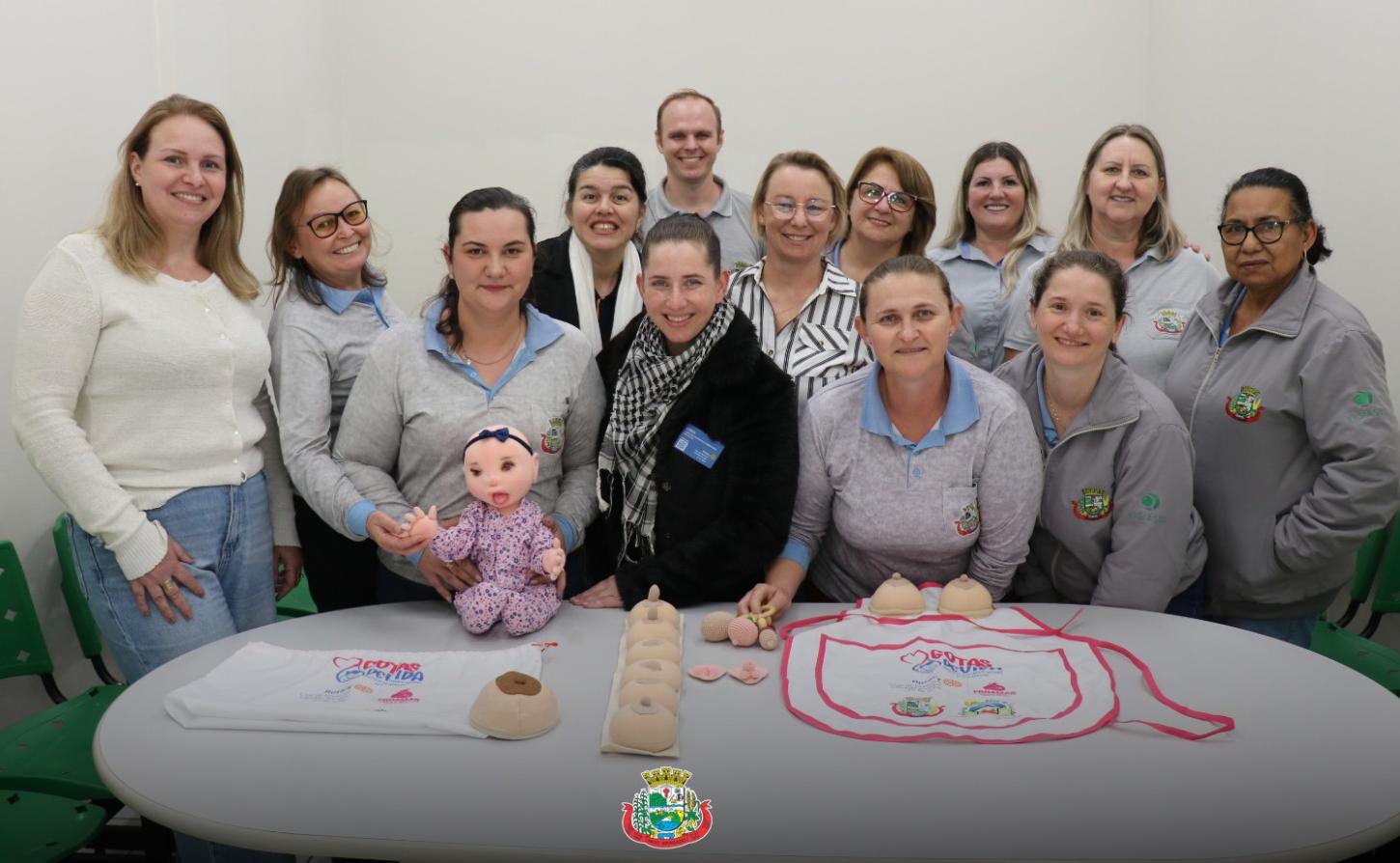Secretaria de Saúde de Pato Bragado é contemplada com kit didático de amamentação através do Projeto Gotas de Vida