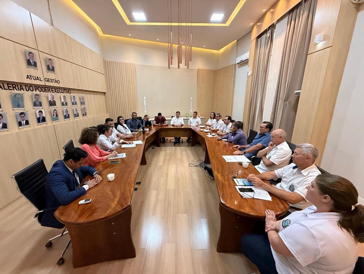 Comissão de Entre Rios do Oeste inicia elaboração da Lei Orçamentária Anual (LOA) 2026