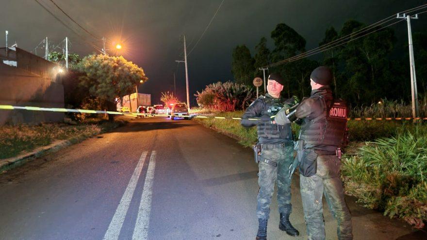 Confronto policial em Cascavel: Dois são mortos e um baleado no Bairro Periolo; Policial militar também é alvejado