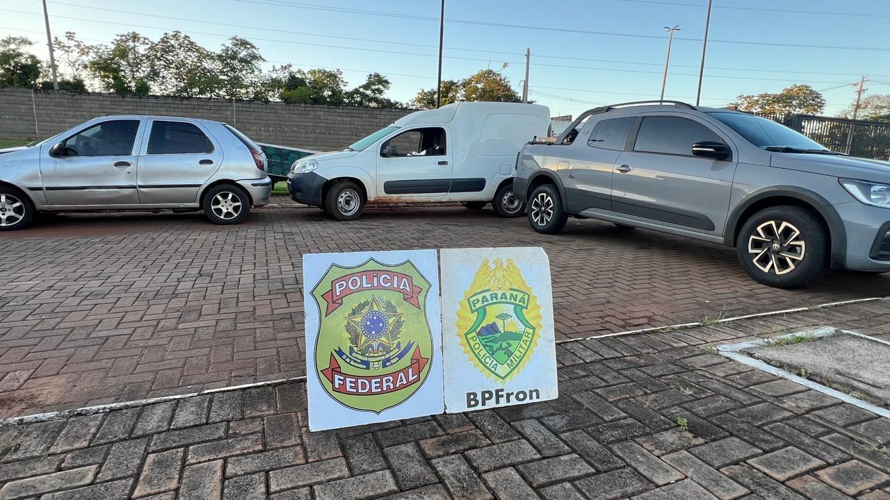 BPFron e PF recuperam veículos furtados carregados com contrabando e prendem dois homens na região