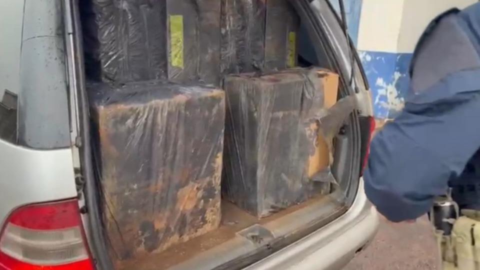 Carro com 10 mil maços de cigarros é apreendido pela PRF em Toledo