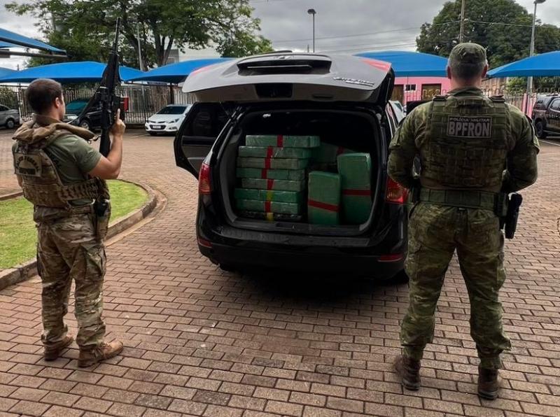 Carro com 1.200 kg de maconha é apreendido em Mercedes
