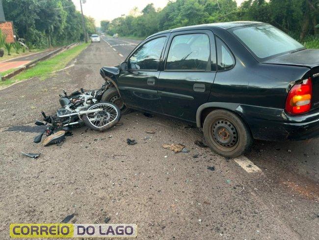 Colisão entre veiculo e motociclista mobiliza SAMU em frente a motel em Santa Helena