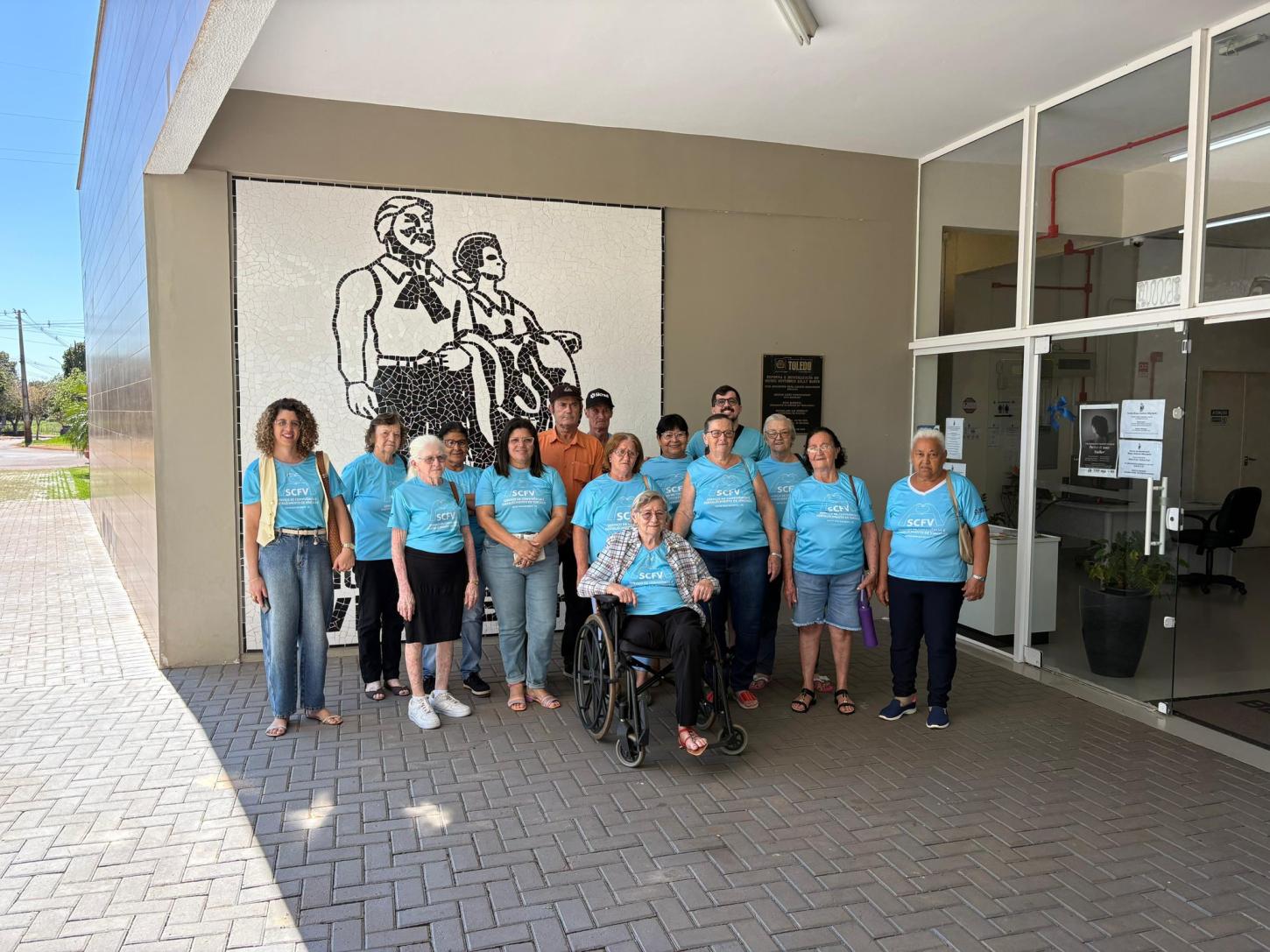 Grupo de Idosos do Serviço de Convivência e Fortalecimento de Vínculos de Entre Rios do Oeste, realizam passeio