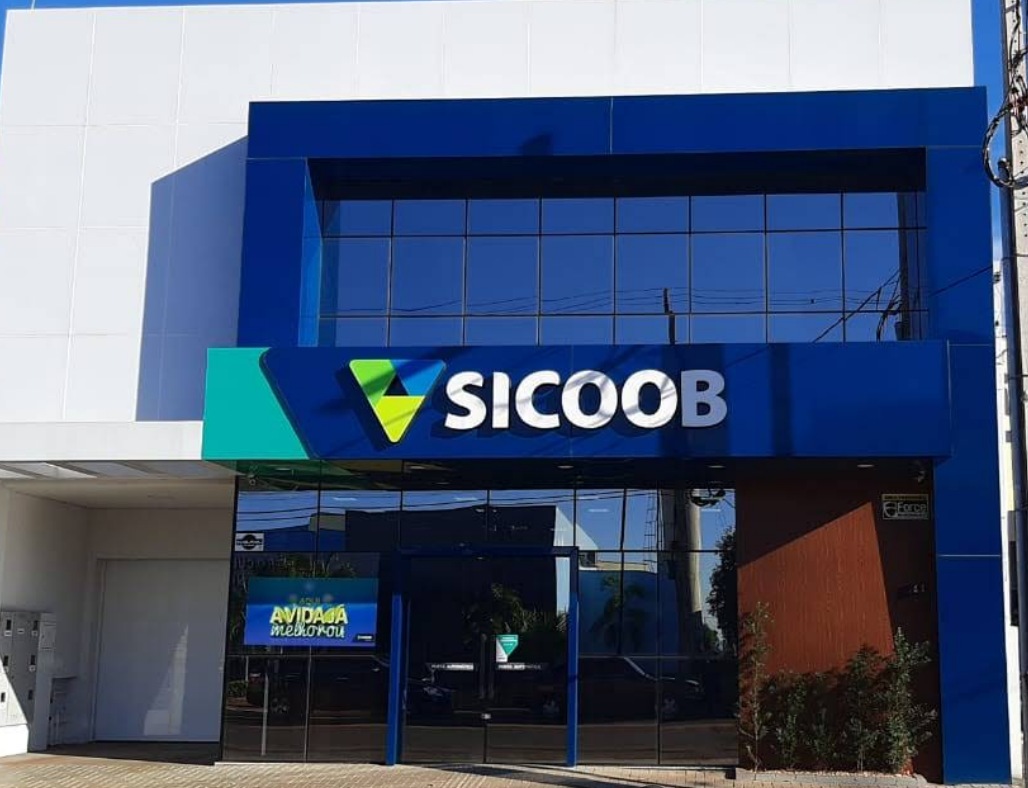 Sicoob orienta consumidores a aproveitar a Black Friday e o Natal com consciência de gastos