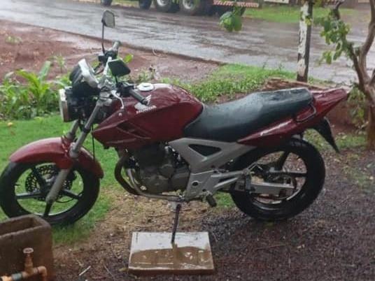 Moto é furtada em residência no centro de Mercedes
