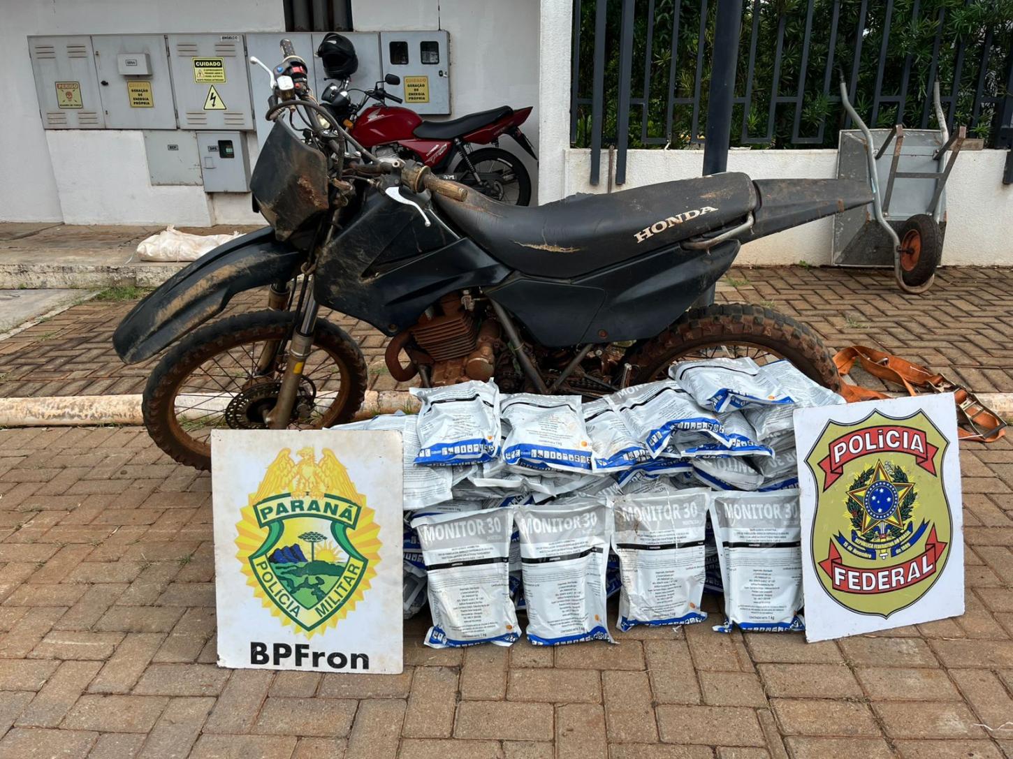 POLÍCIA FEDERAL e BPFRON realizam apreensão de agrotóxicos paraguaios