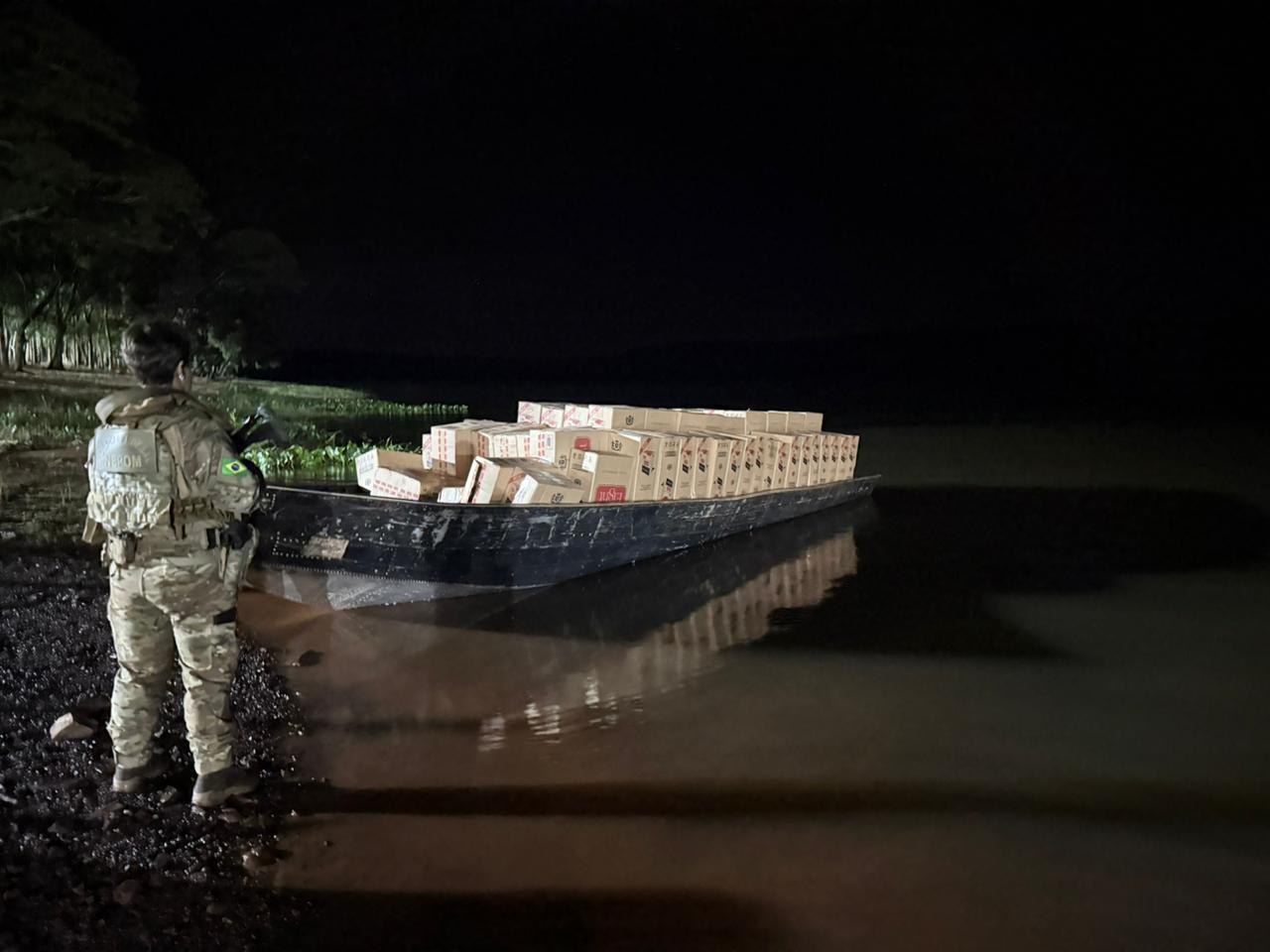 POLÍCIA FEDERAL e BPFRON realizam apreensão de embarcaçãocom contrabando no Lago de Itaipu