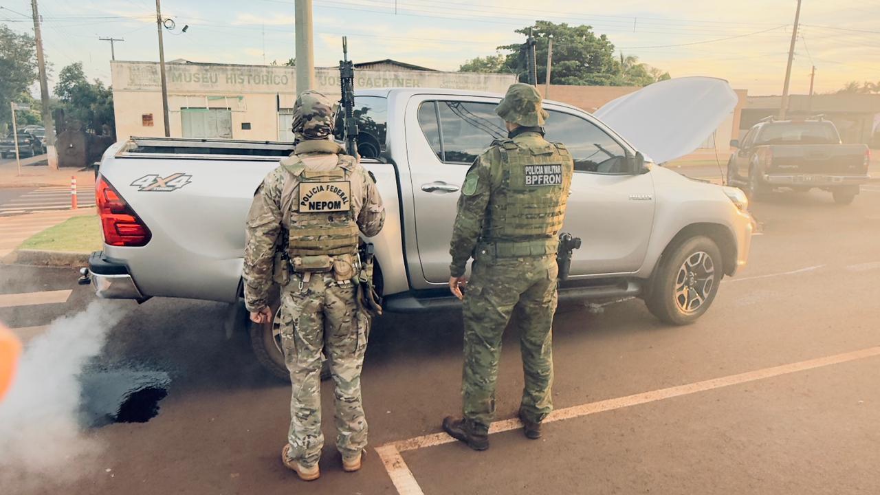 POLÍCIA FEDERAL e BPFRON recuperam veículo roubado e frustram ação de contrabando
