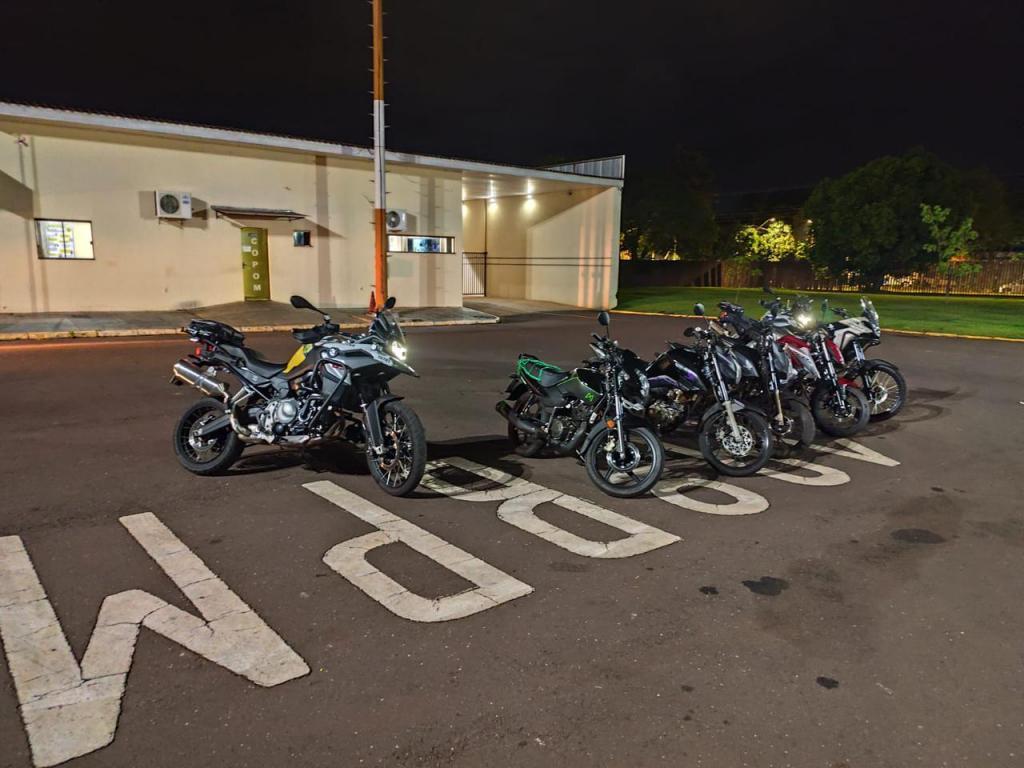 Fiscalização de trânsito recolhe motocicletas por irregularidades em diferentes bairros de Toledo