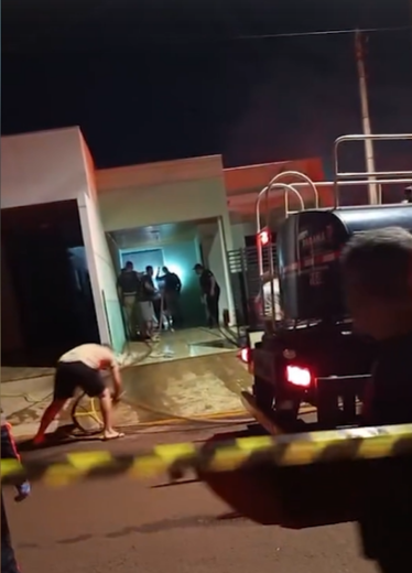 Incêndio destrói casa em Ouro Verde do Oeste (PR)