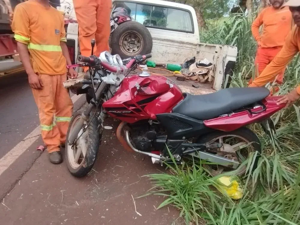 Motociclista morre em colisão traseira na PR-495, em Pato Bragado
