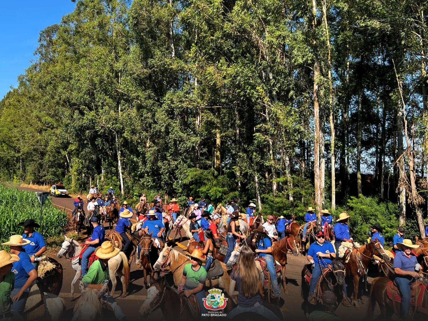 19ª Cavalgada reúne grande público no Centro de Eventos de Pato Bragado